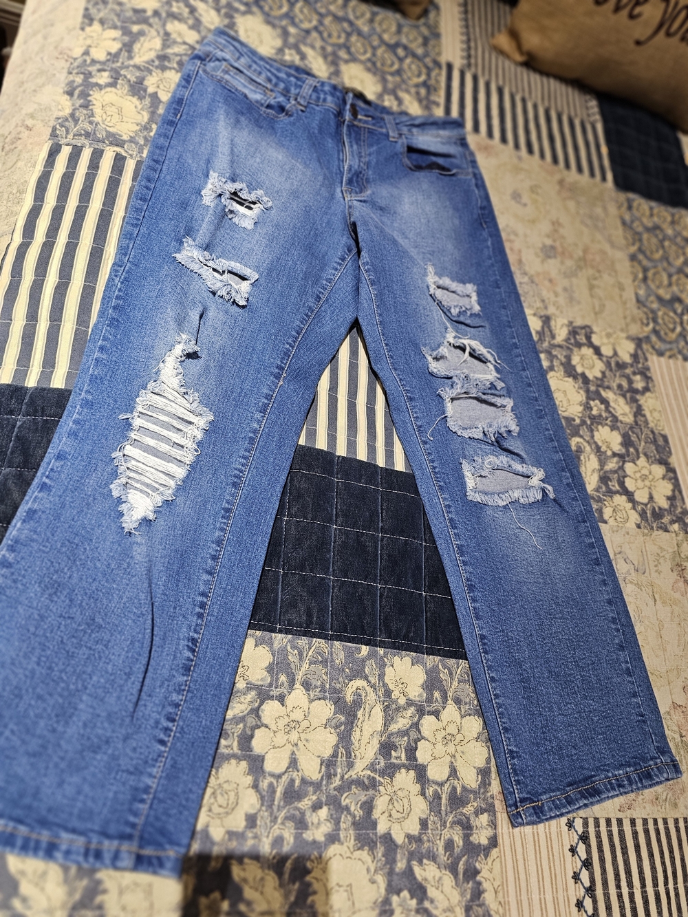 L&B Distressed Blue Relaxed Women's Jeans - Size 10
